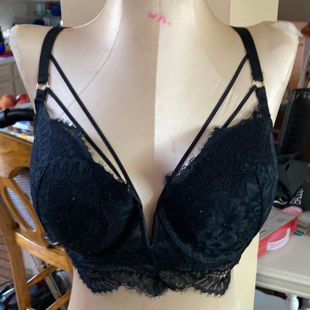 36DD black Lacey bra from LaSenza diva racerback